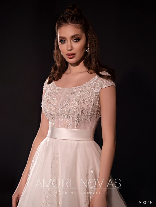https://amore-novias.com/images/stories/virtuemart/product/AIR016       (2).jpg
